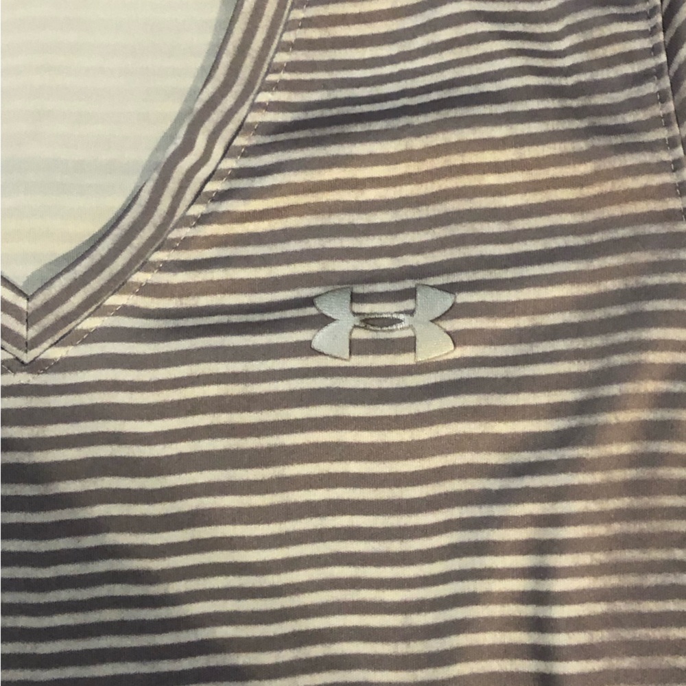Women’s Under Armour Top - Picture 2 of 4